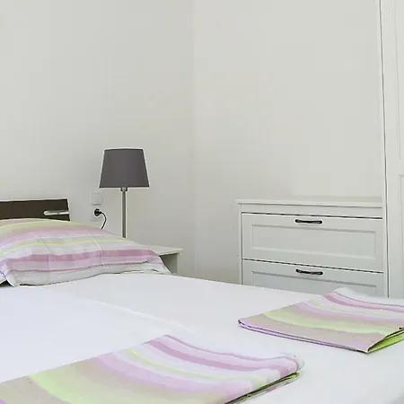 Zrnovska Banja Cin101016 Dyc 아파트 코츌라